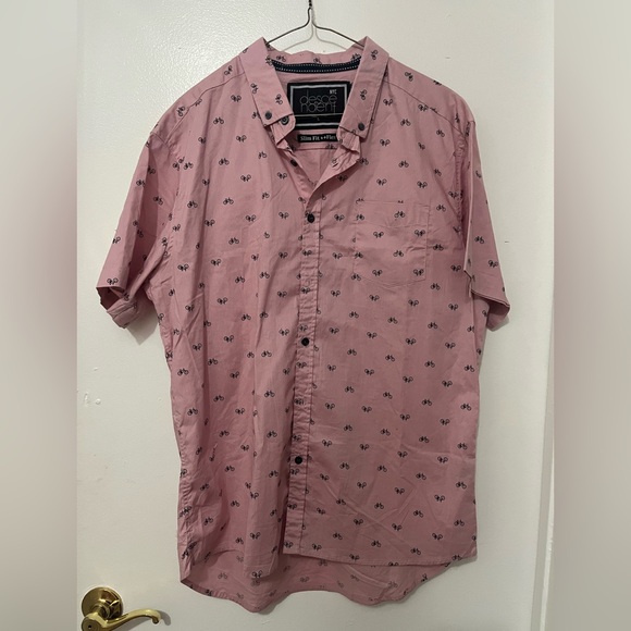 Set of 4 Men buttoned shirts. Size Large. EUC. - Picture 4 of 9